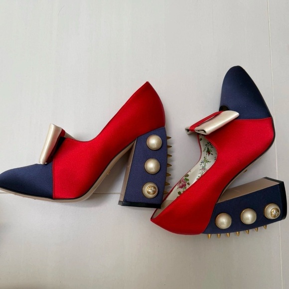 Gucci silk heels